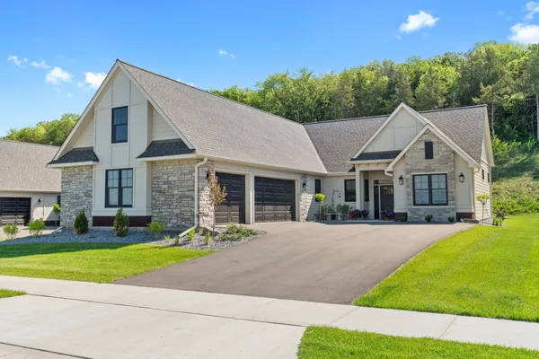 $874,900 | 2400 Simply Living Lane, Hudson, WI 54016
