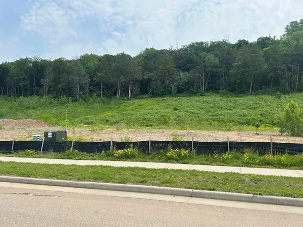 $874,900 | 2400 Simply Living Lane, Hudson, WI 54016