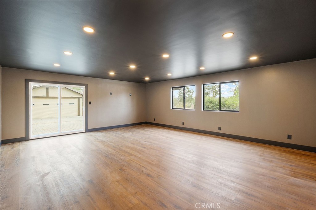 19702 Yanan Road Apple Valley, CA 92307 - Photo 17 of 48