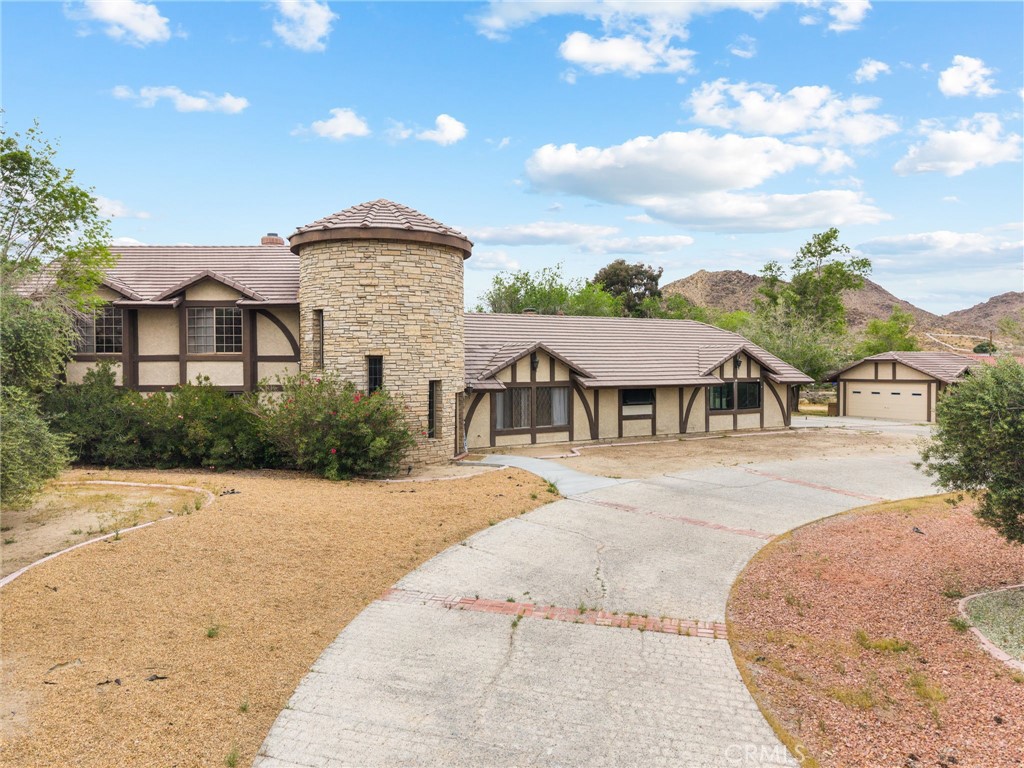 19702 Yanan Road Apple Valley, CA 92307 - Photo 3 of 48