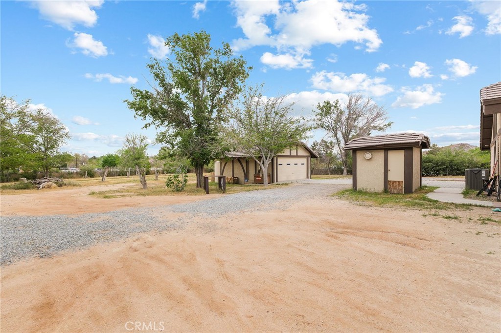 19702 Yanan Road Apple Valley, CA 92307 - Photo 33 of 48