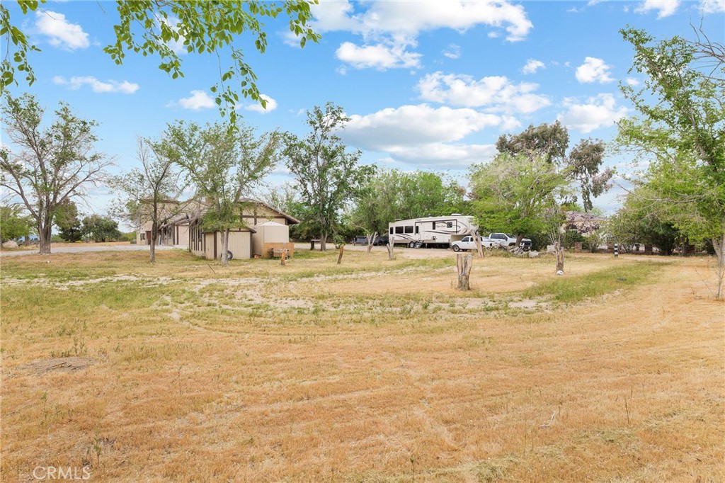 19702 Yanan Road Apple Valley, CA 92307 - Photo 35 of 48