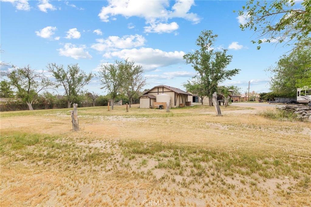 19702 Yanan Road Apple Valley, CA 92307 - Photo 36 of 48