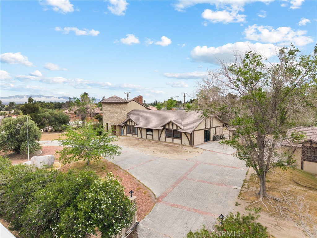 19702 Yanan Road Apple Valley, CA 92307 - Photo 4 of 48