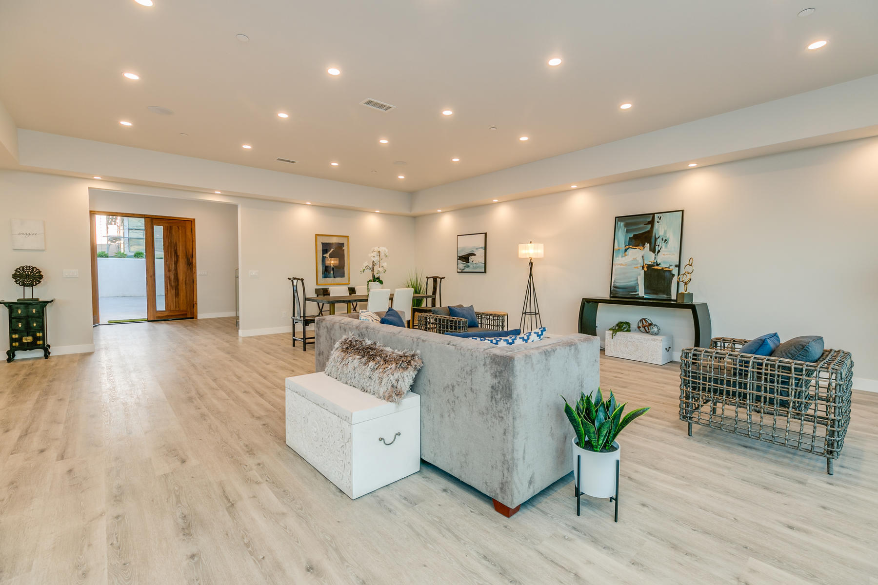 630 Skyline Road Ventura, CA 93003 - Photo 13 of 49 630 Skyline Road-014-013-Living Room-MLS