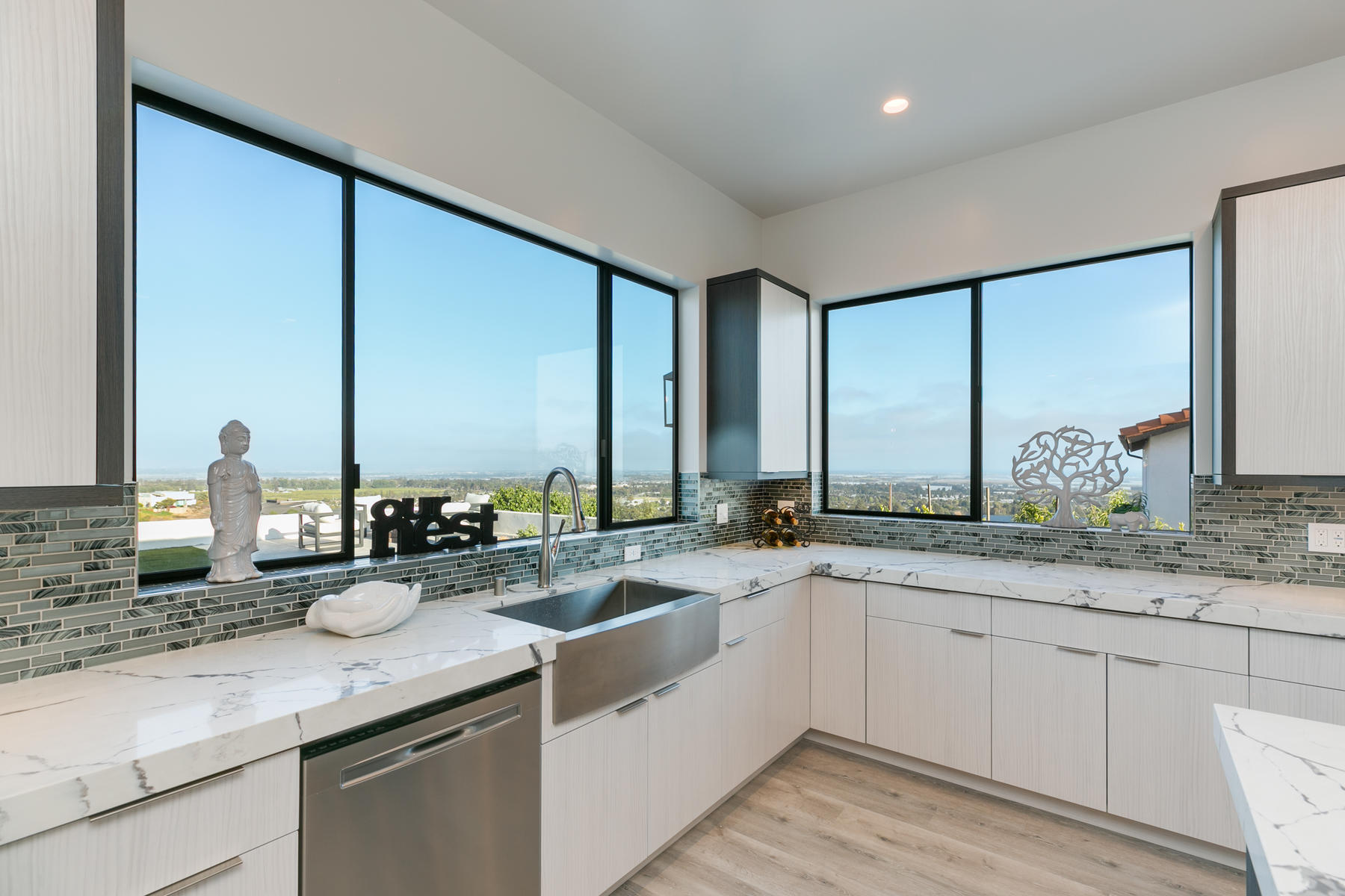 630 Skyline Road Ventura, CA 93003 - Photo 18 of 49 630 Skyline Road-019-019-Kitchen-MLS_Siz