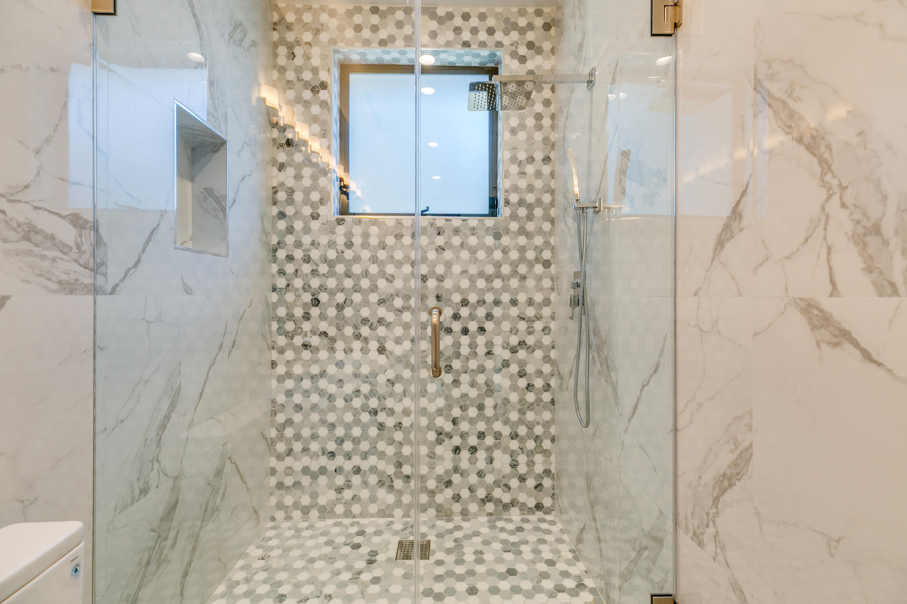 630 Skyline Road Ventura, CA 93003 - Photo 25 of 49 630 Skyline Road-026-025-Bathroom-MLS_Si