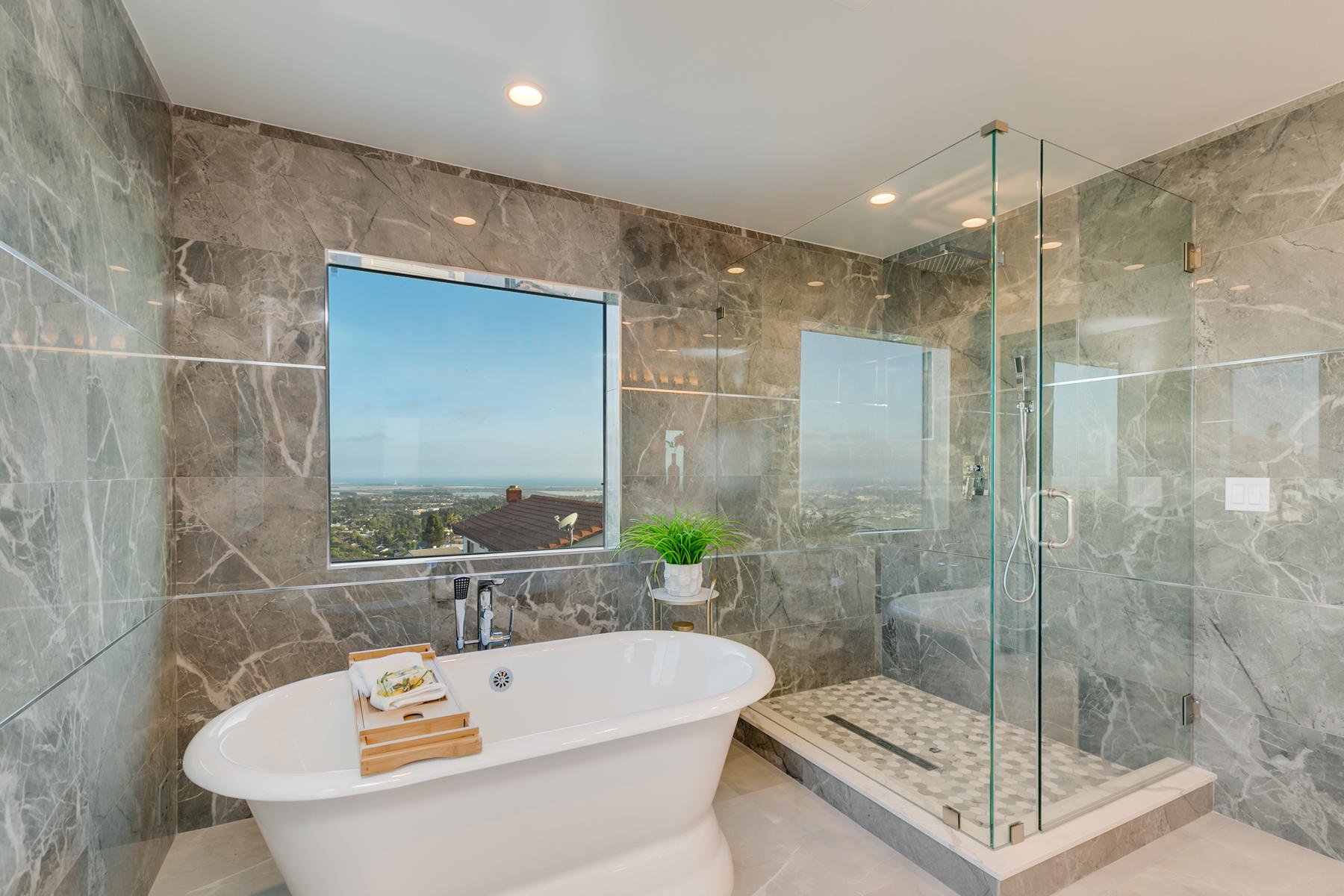 630 Skyline Road Ventura, CA 93003 - Photo 39 of 49 630 Skyline Road-040-038-Master Bath-MLS