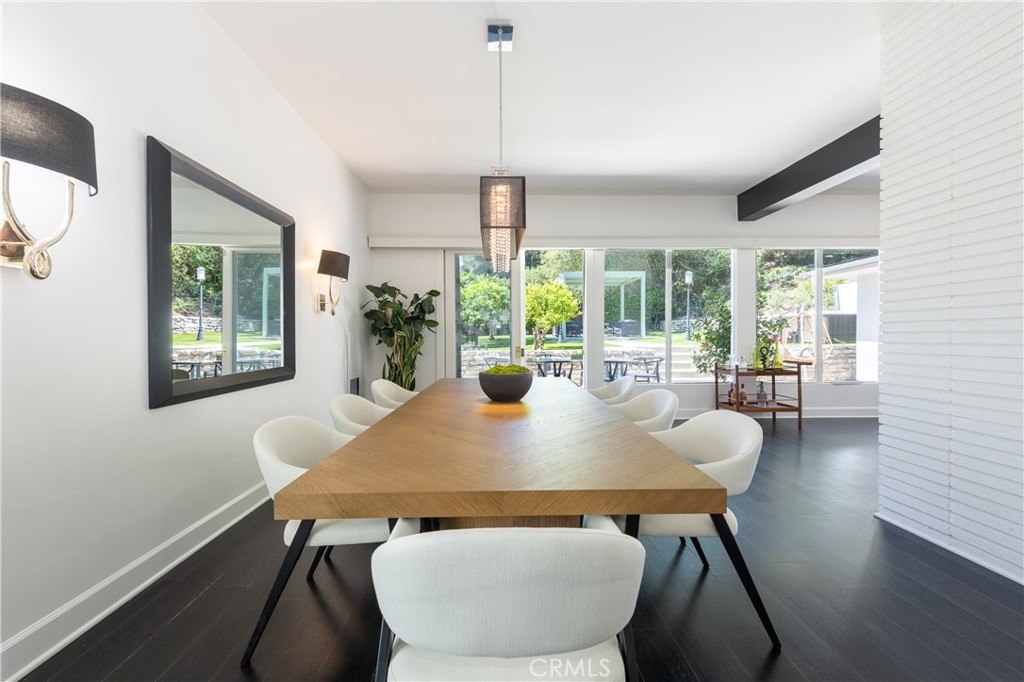 15514 High Knoll Road Encino, CA 91436 - Photo 8 of 35