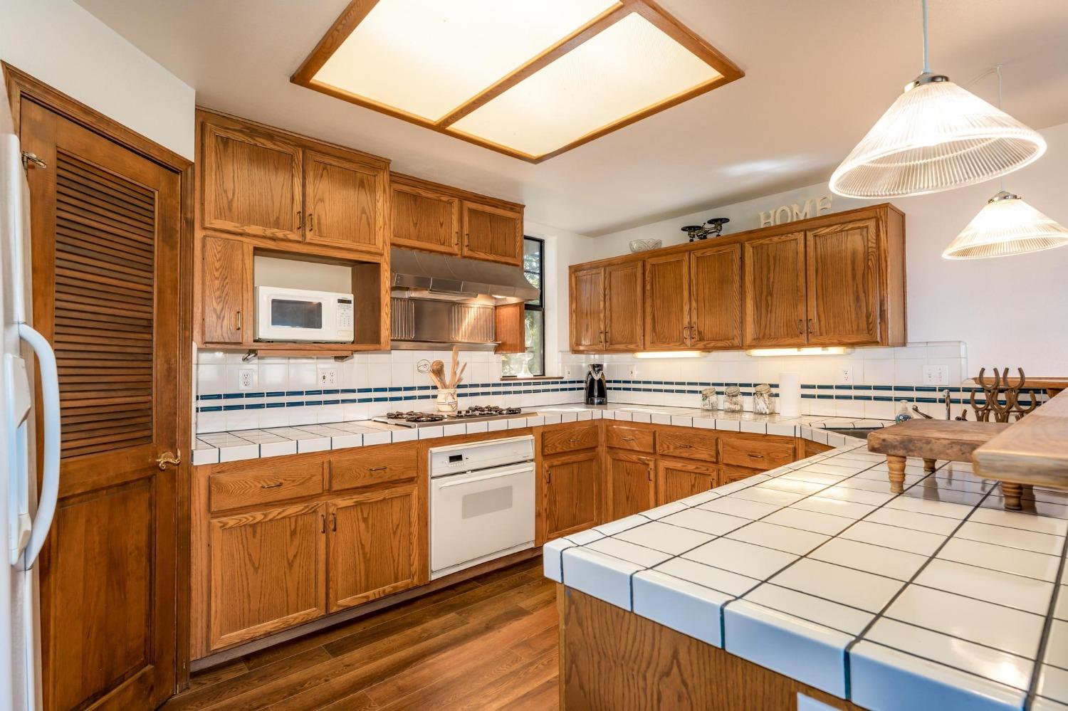 43599 Wells Road West Coarsegold, CA 93614 - Photo 11 of 43 Gallery Image 11