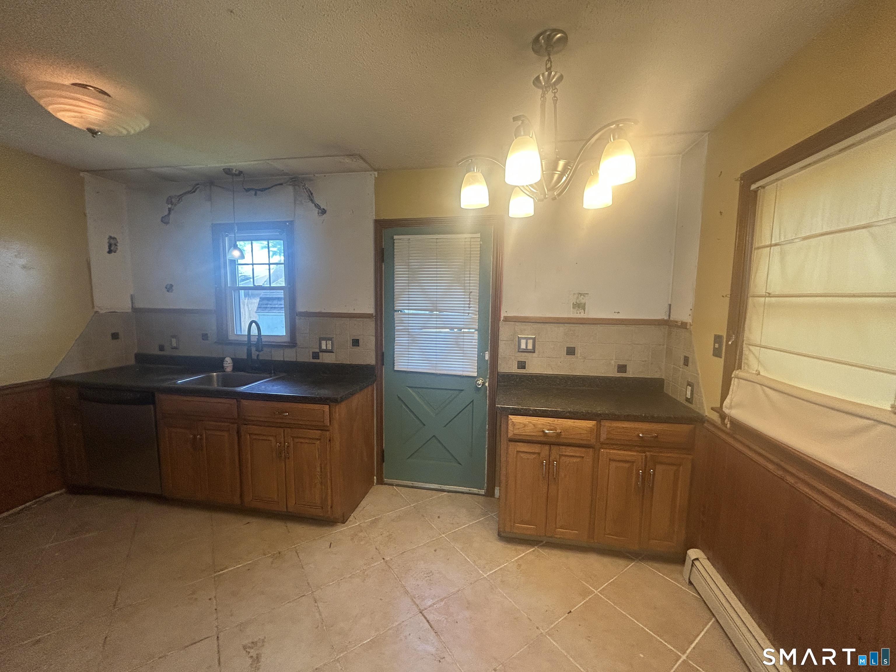48 Plum Tree Road Plainville, CT 06062 - Photo 7 of 17