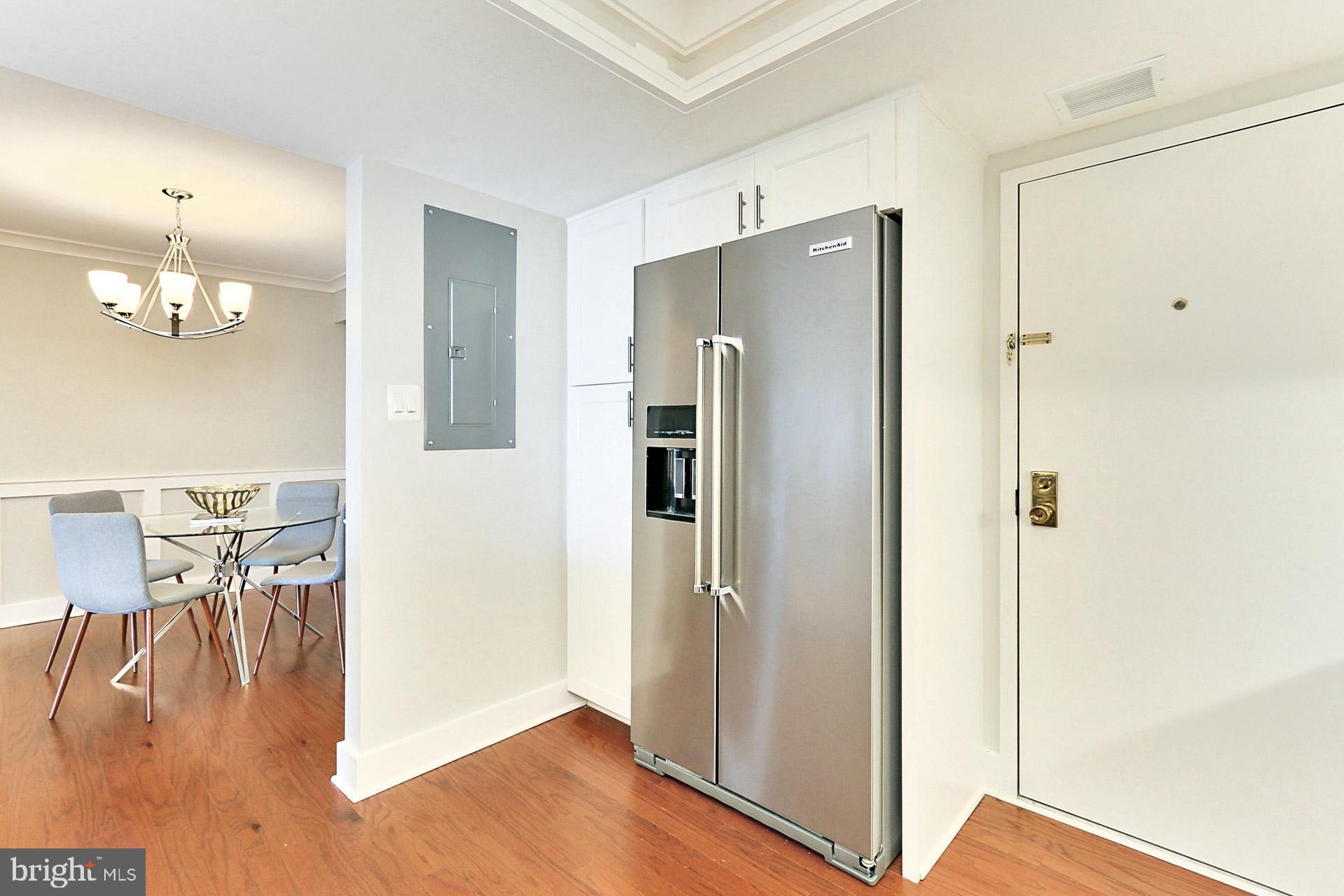 1101 South Arlington Ridge Road, Unit 309 Arlington, VA 22202 - Photo 14 of 47 Kitchen - Showing own Door