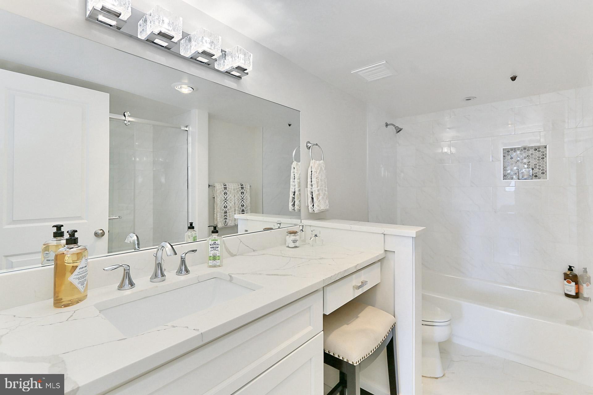 1101 South Arlington Ridge Road, Unit 309 Arlington, VA 22202 - Photo 27 of 47 Mian Bathroom