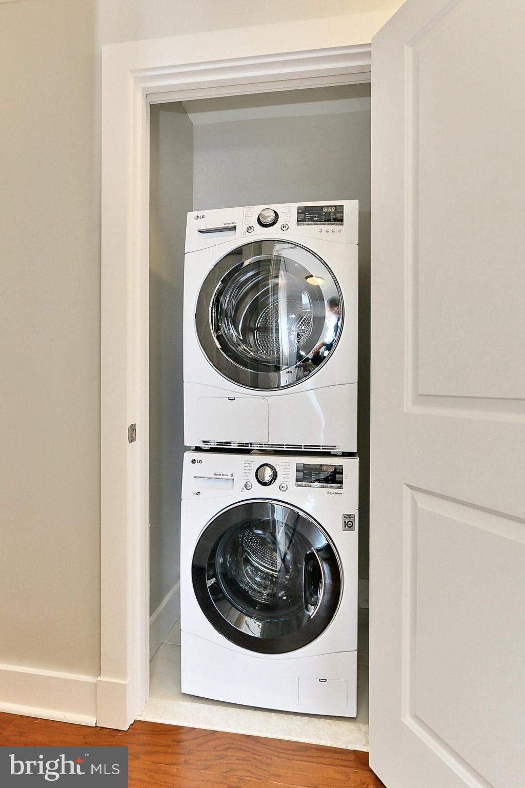 1101 South Arlington Ridge Road, Unit 309 Arlington, VA 22202 - Photo 40 of 47 Washer/Dryer