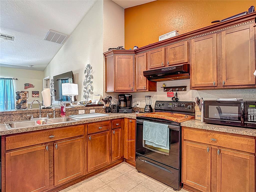 13337 Tubeck Street Spring Hill, FL 34609 - Photo 9 of 47 Gallery Image 9