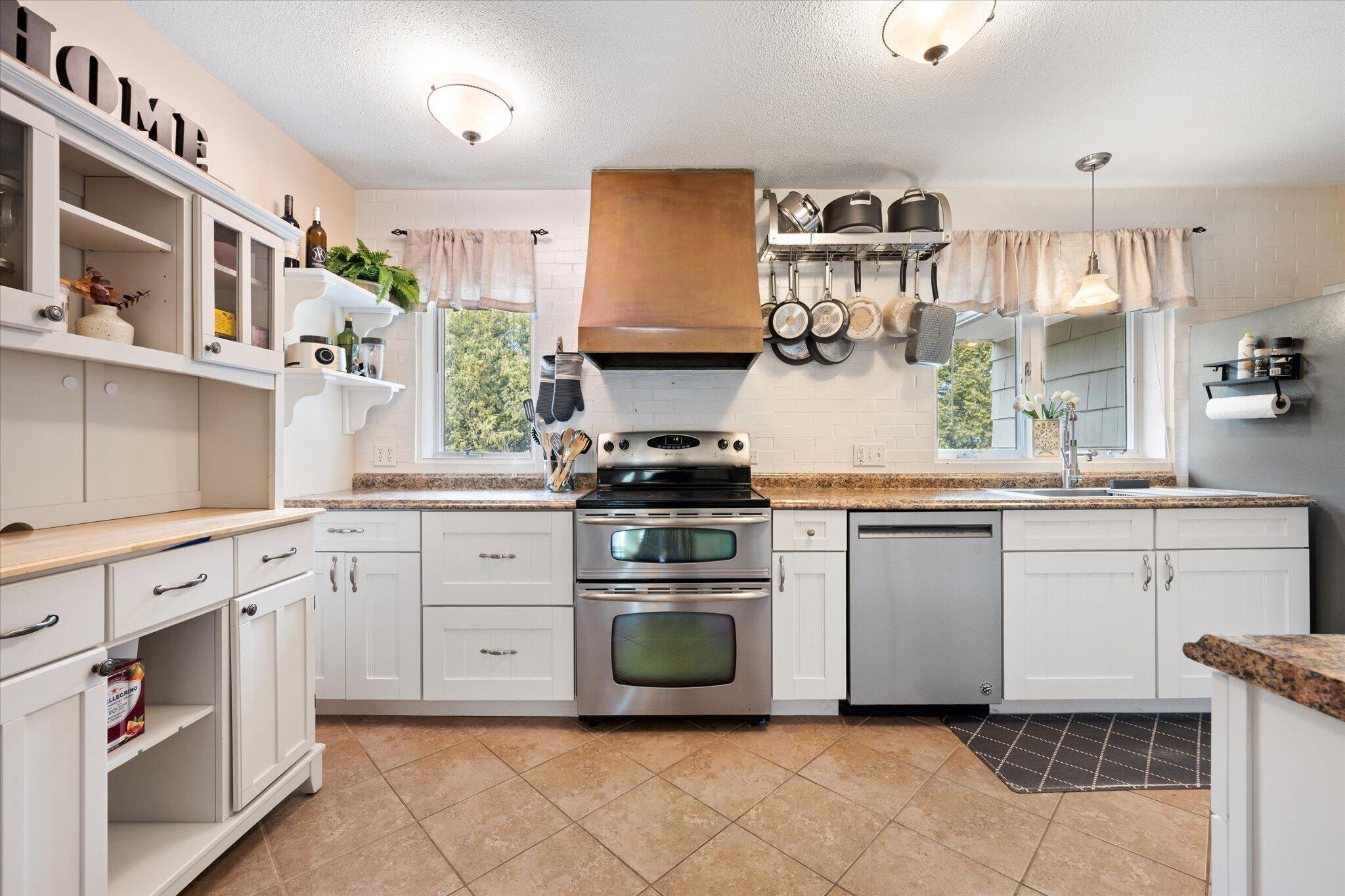 7 Williams Street Hampden, ME 04444 - Photo 15 of 64 15-Kitchen