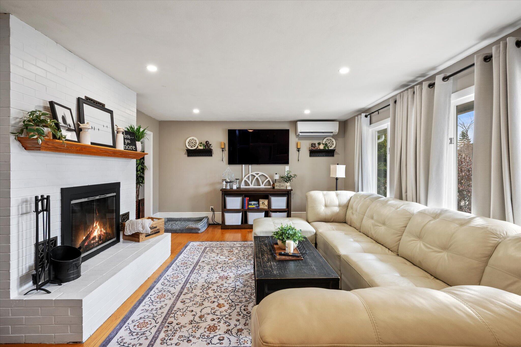 7 Williams Street Hampden, ME 04444 - Photo 6 of 64 06-Living Room