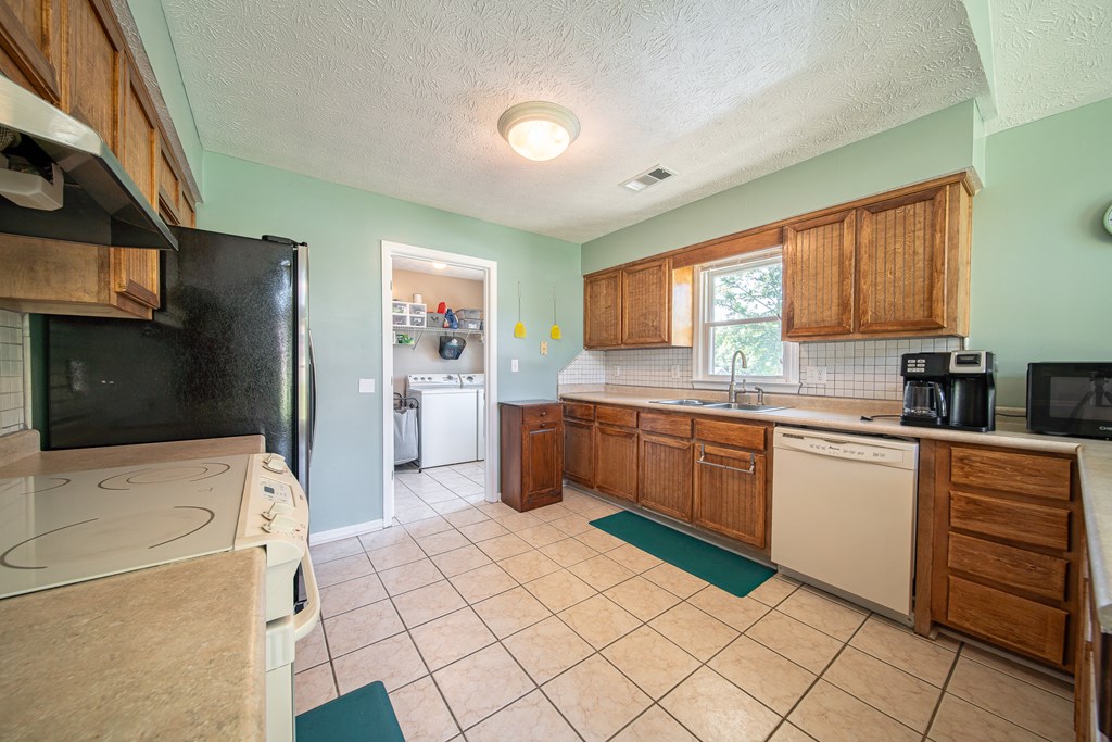 48 Lee Road Phenix City, AL 36867 - Photo 11 of 32 Gallery Image 11