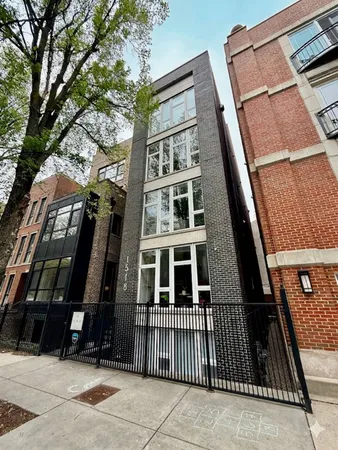 $749,000 | 1518 West Thomas Street, Unit 2, Chicago, IL 60642