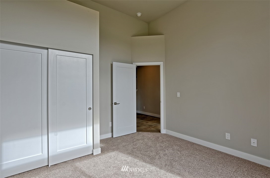929 South 49th Street Renton, WA 98055 - Photo 5 of 20