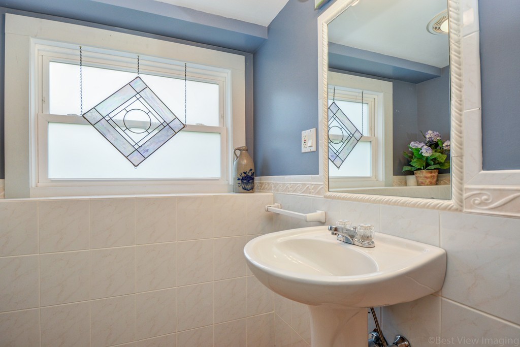27 Richards Road Southborough, MA 01772 - Photo 11 of 14 Gallery Image 11