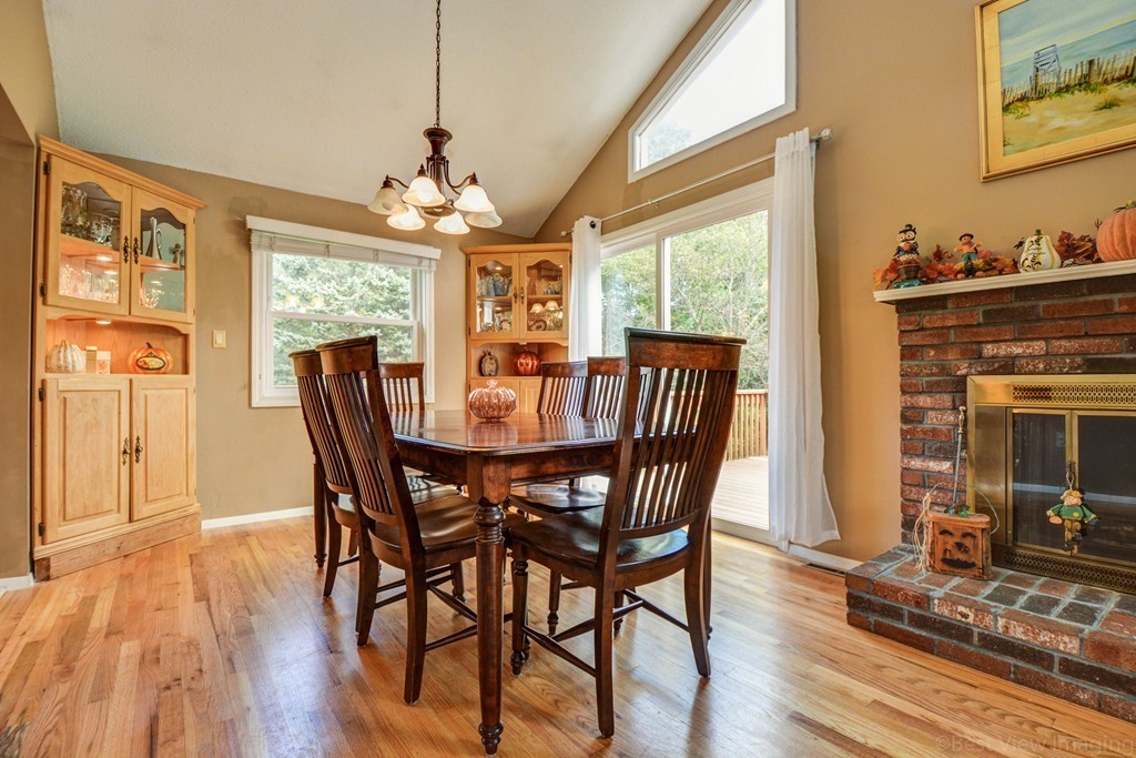 27 Richards Road Southborough, MA 01772 - Photo 4 of 14 Gallery Image 4