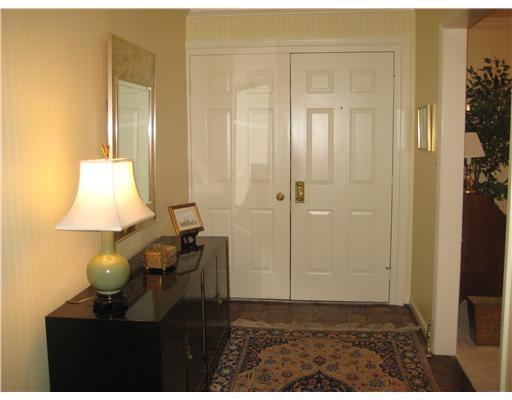300 Fox Chapel Road, Unit 209 Pittsburgh, PA 15238 - Photo 2 of 15 Entry/Foyer.