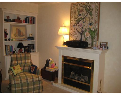300 Fox Chapel Road, Unit 209 Pittsburgh, PA 15238 - Photo 11 of 15 Den.