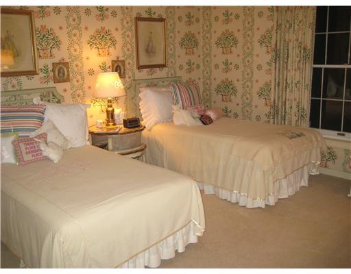 300 Fox Chapel Road, Unit 209 Pittsburgh, PA 15238 - Photo 13 of 15 Bedroom.