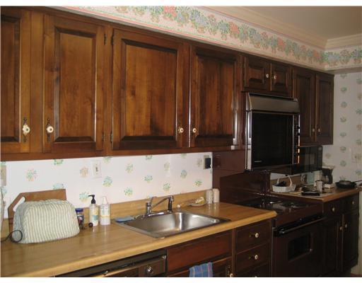 300 Fox Chapel Road, Unit 209 Pittsburgh, PA 15238 - Photo 8 of 15 Kitchen.