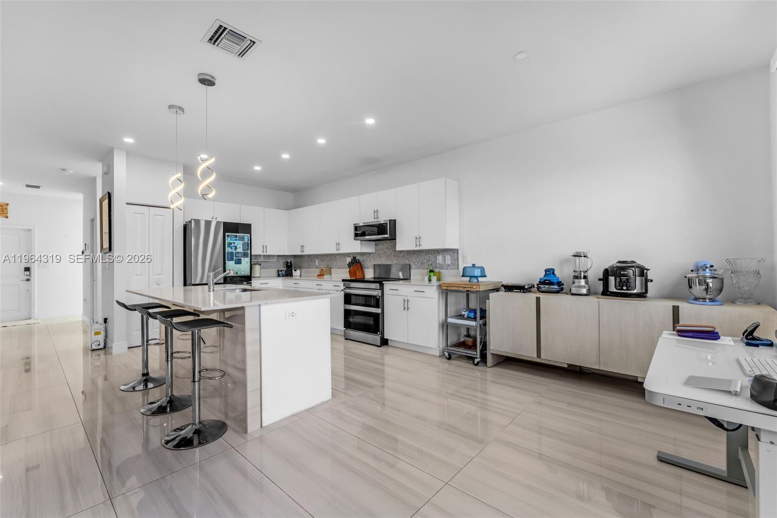 13611 Southwest 184th Terrace Miami, FL 33177 - Photo 9 of 43