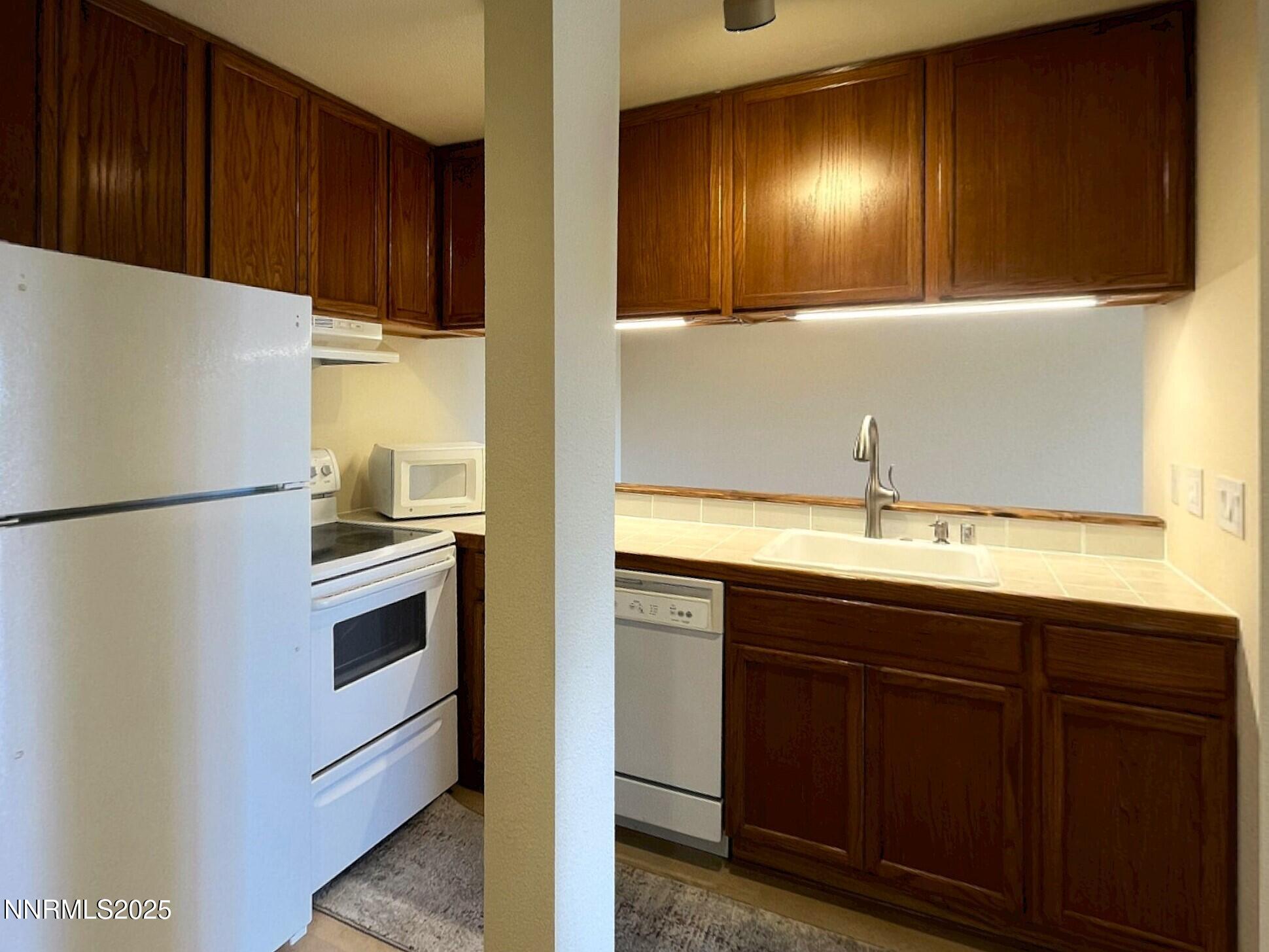 2750 Plumas Street, Unit 313 Reno, NV 89509 - Photo 3 of 11 Kitchen