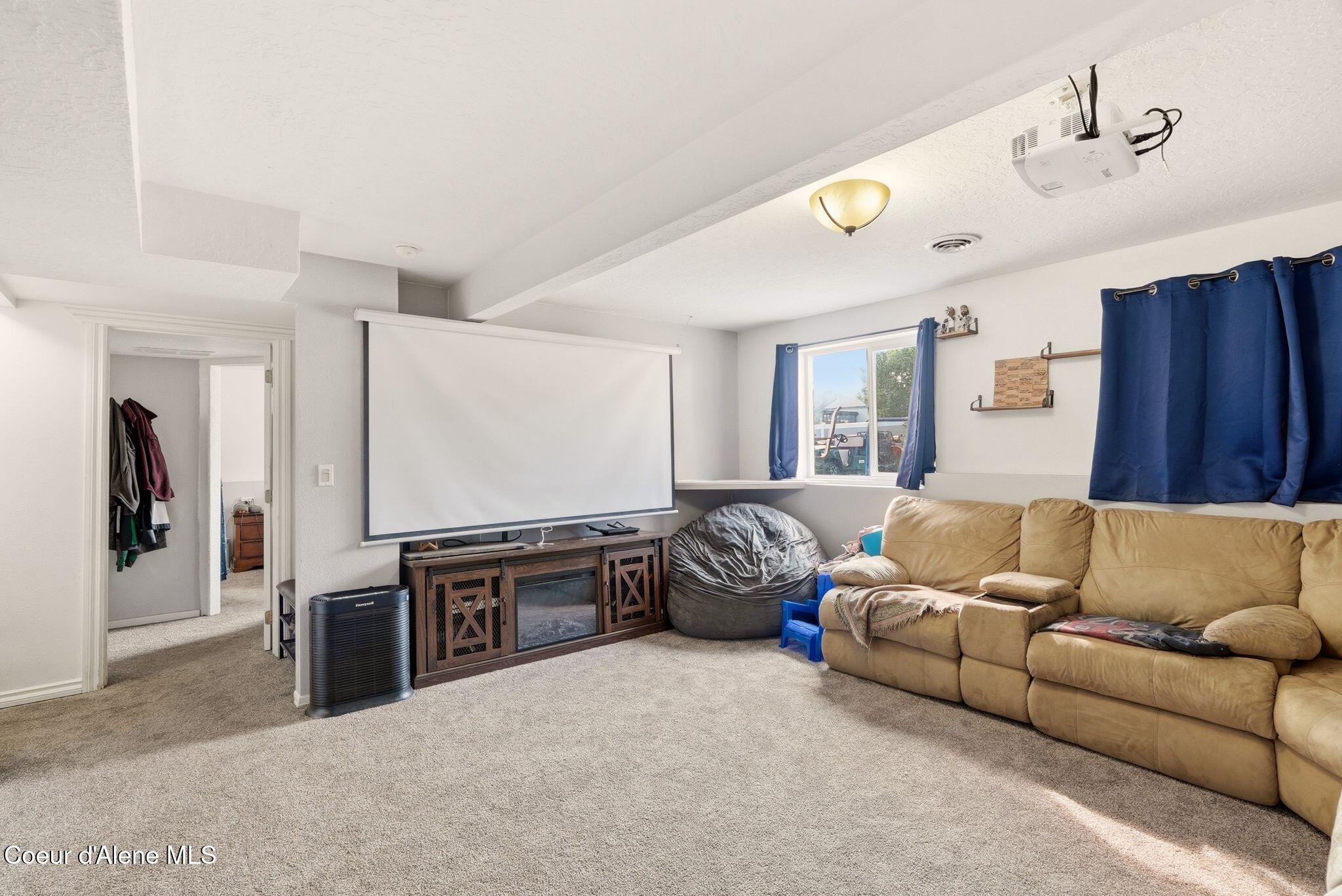 6619 Silverado Street Rathdrum, ID 83858 - Photo 22 of 35 Family Room