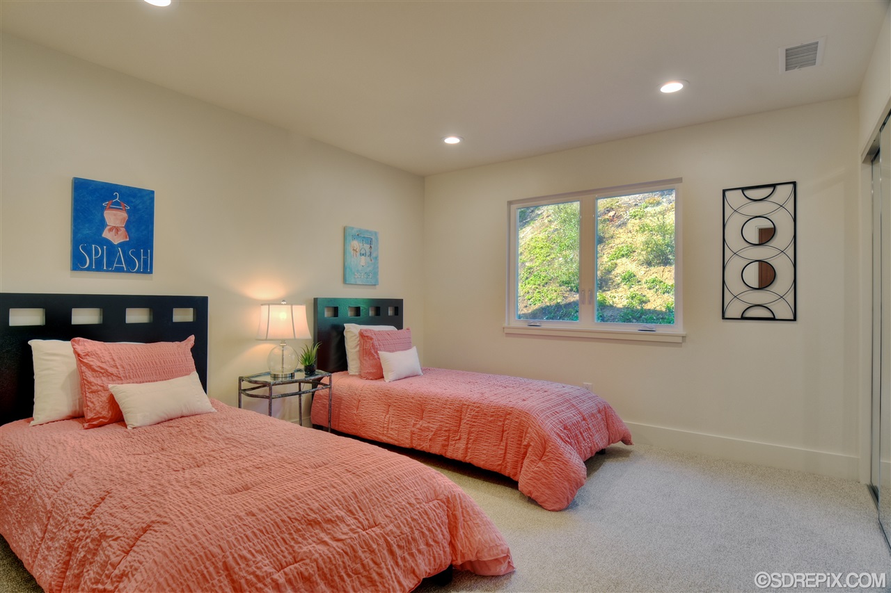 6875 Paseo Laredo La Jolla, CA 92037 - Photo 16 of 20