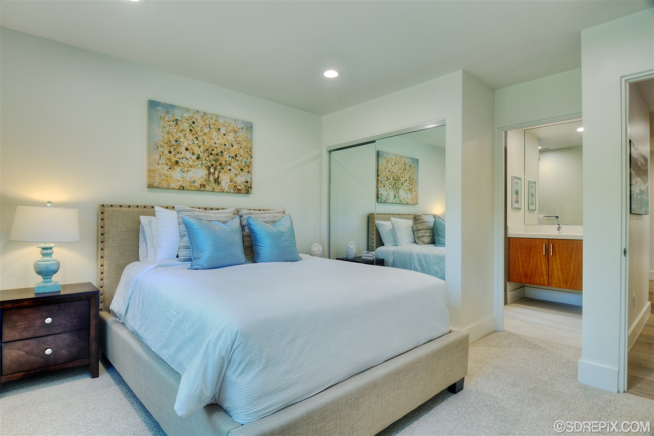 6875 Paseo Laredo La Jolla, CA 92037 - Photo 18 of 20