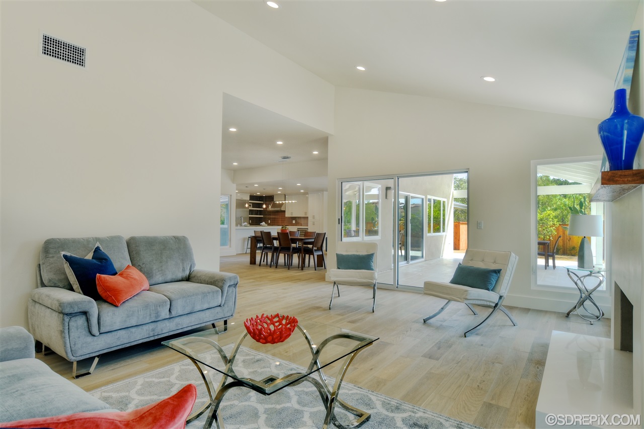 6875 Paseo Laredo La Jolla, CA 92037 - Photo 5 of 20