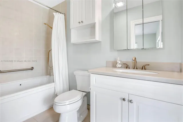 $7,900 | 3921 Northeast 31st Avenue, Lighthouse Point, FL 33064