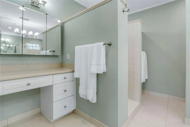 $7,900 | 3921 Northeast 31st Avenue, Lighthouse Point, FL 33064