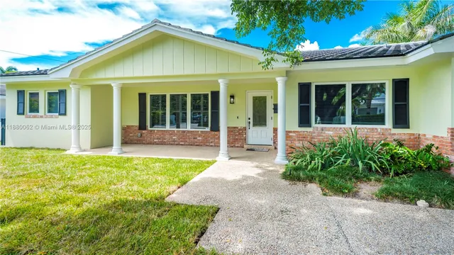 $7,900 | 3921 Northeast 31st Avenue, Lighthouse Point, FL 33064