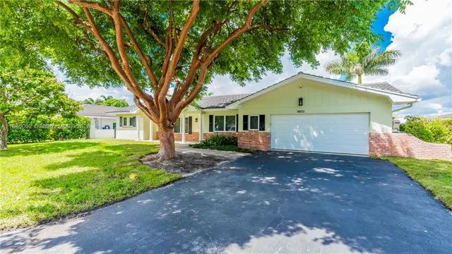 $7,900 | 3921 Northeast 31st Avenue, Lighthouse Point, FL 33064
