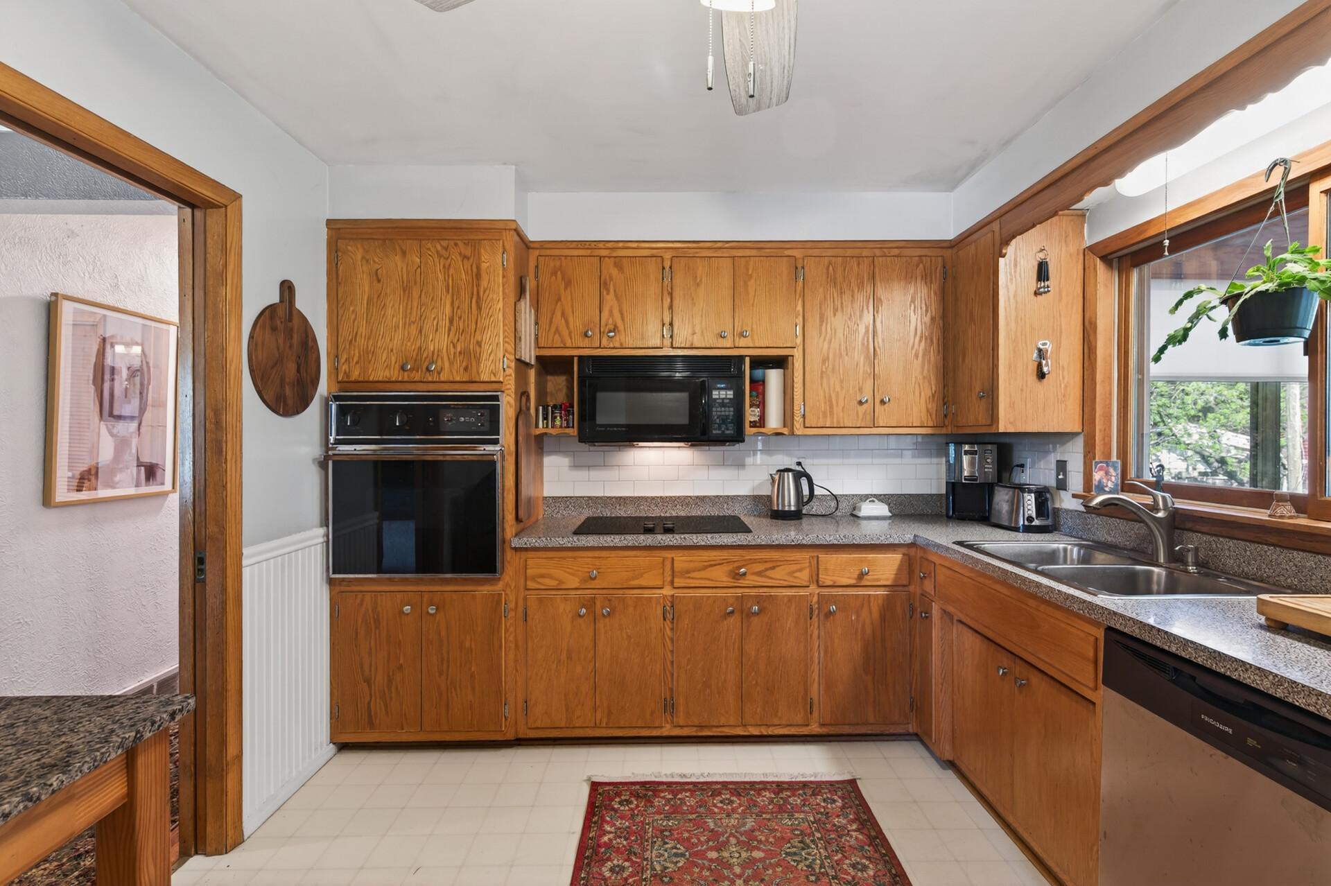 765 Rose Place Roseville, MN 55113 - Photo 12 of 56