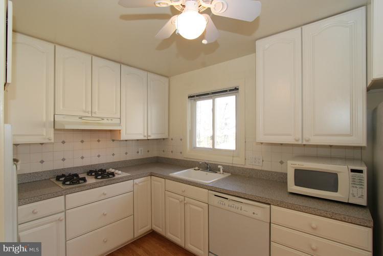 3931 Joliet Street Silver Spring, MD 20906 - Photo 6 of 27 Kitchen