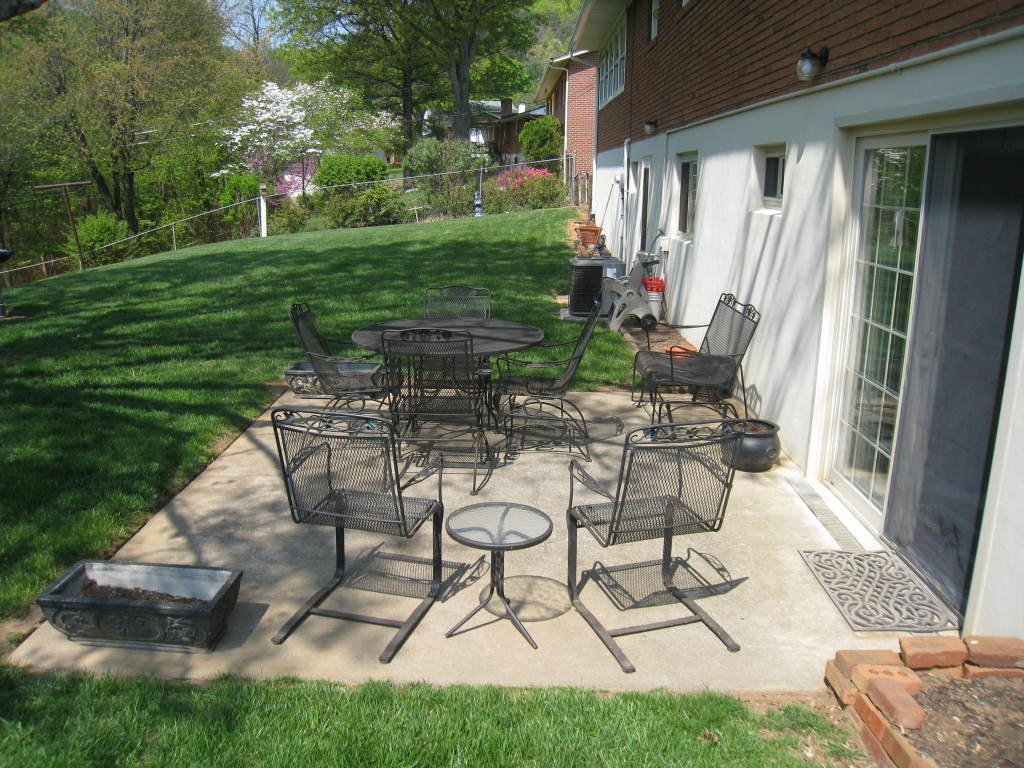 5834 Brahma Road Roanoke, VA 24018 - Photo 2 of 27 Patio