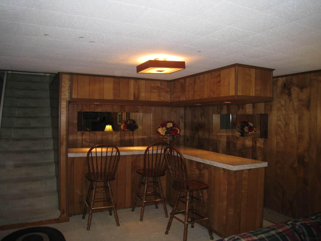 5834 Brahma Road Roanoke, VA 24018 - Photo 15 of 27 Bar down