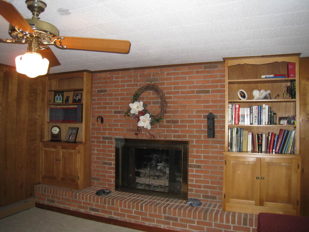 5834 Brahma Road Roanoke, VA 24018 - Photo 18 of 27 Family room Fireplace