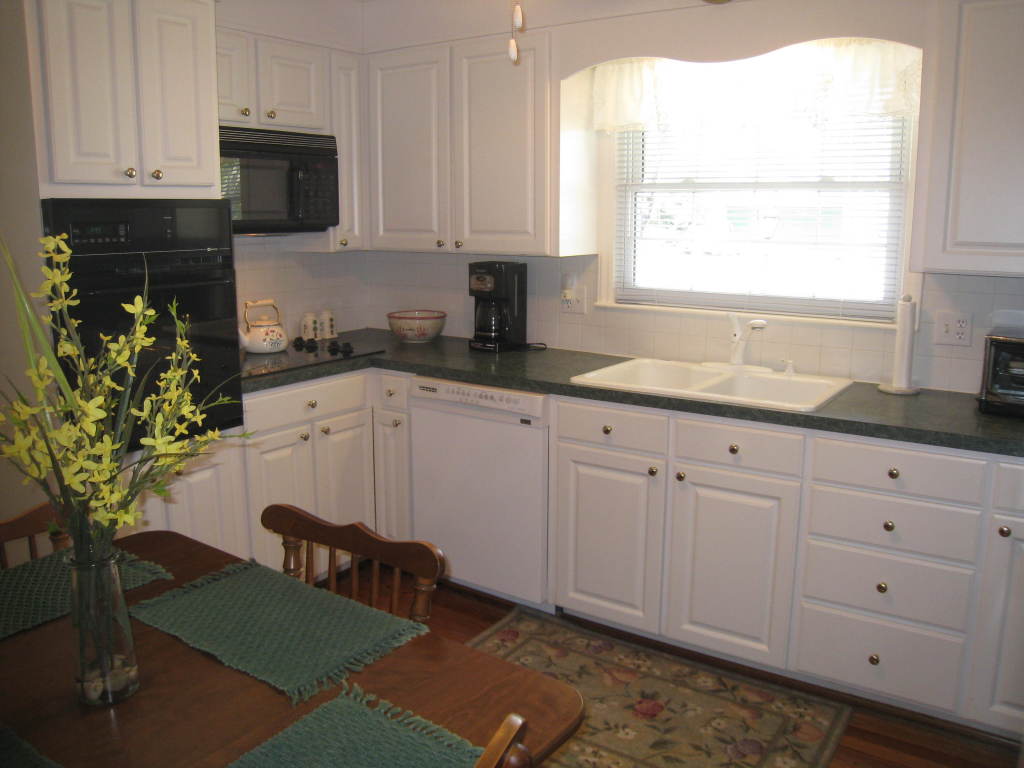 5834 Brahma Road Roanoke, VA 24018 - Photo 4 of 27 Kitchen