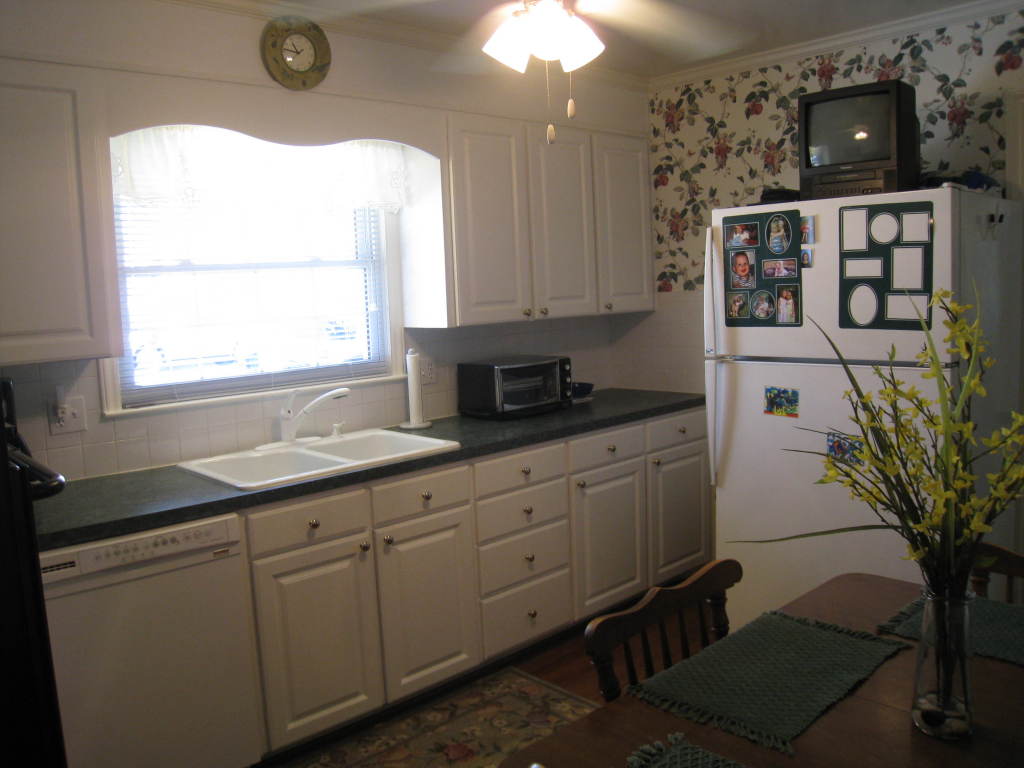 5834 Brahma Road Roanoke, VA 24018 - Photo 6 of 27 Kitchen