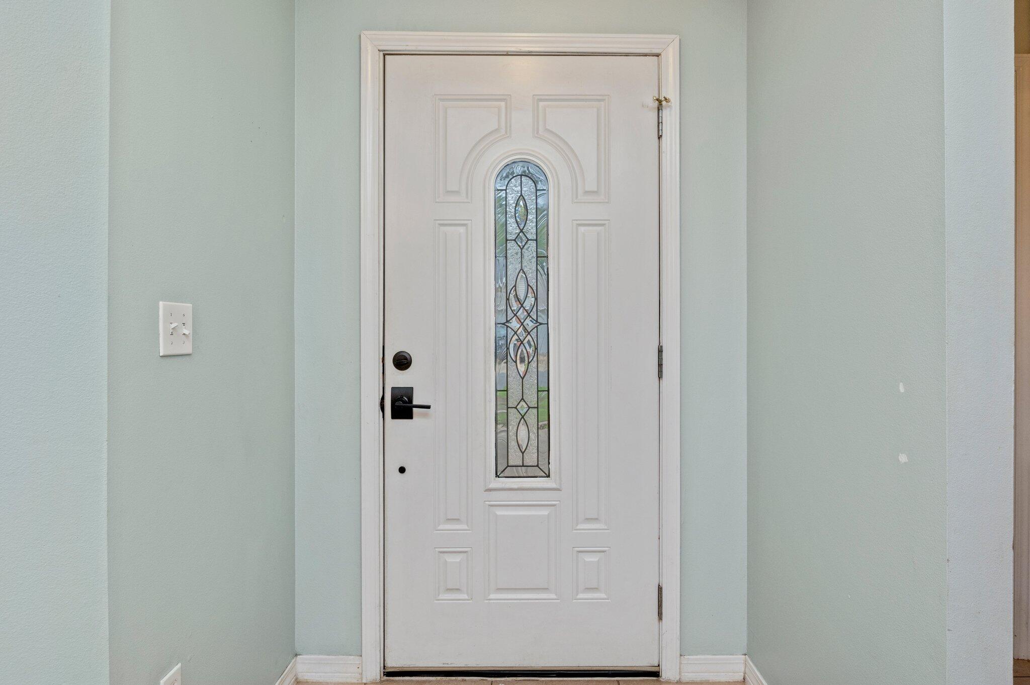 7 Snook Road Mary Esther, FL 32569 - Photo 5 of 38 a view of front door with a mirror