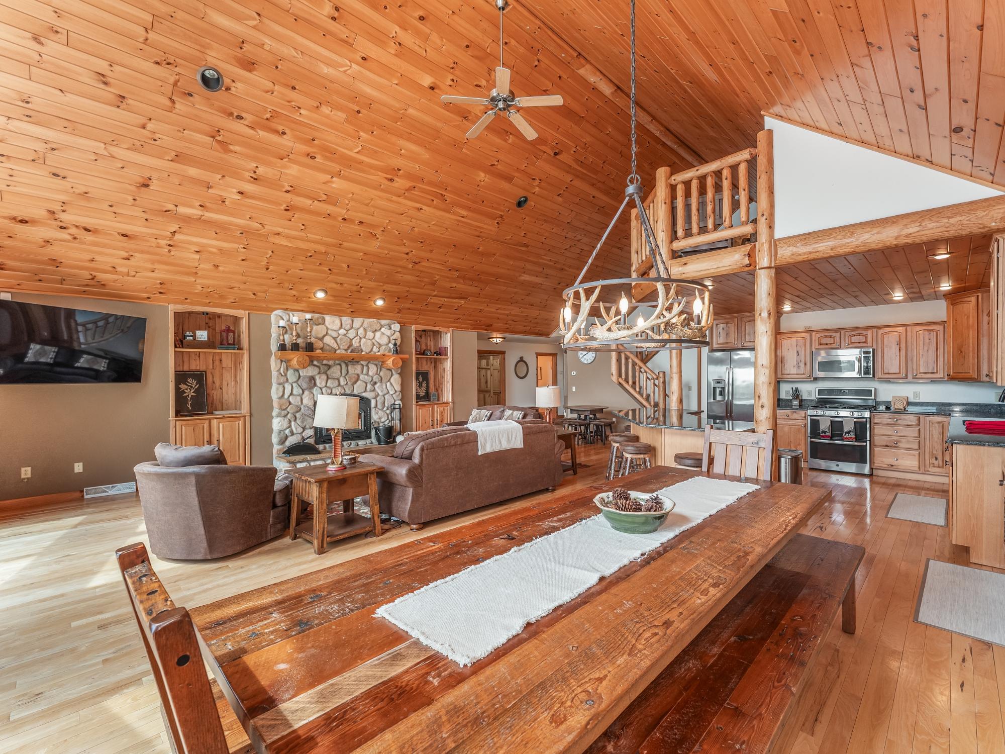 3717 Chain O Lakes Road Eagle River, WI 54521 - Photo 15 of 79 Gallery Image 15