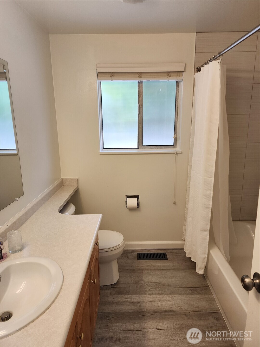 8810 Northeast 187th Street Bothell, WA 98011 - Photo 30 of 40